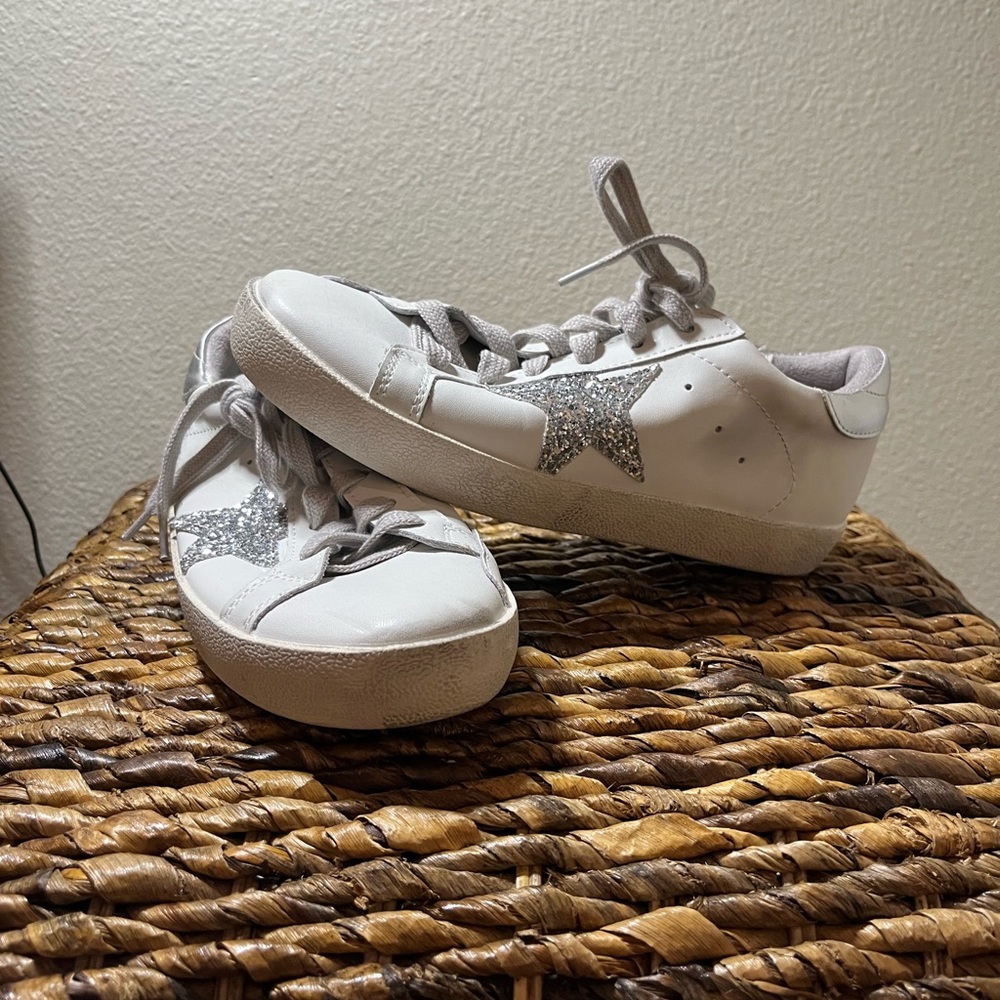 Trendy sneakers brand GGDB